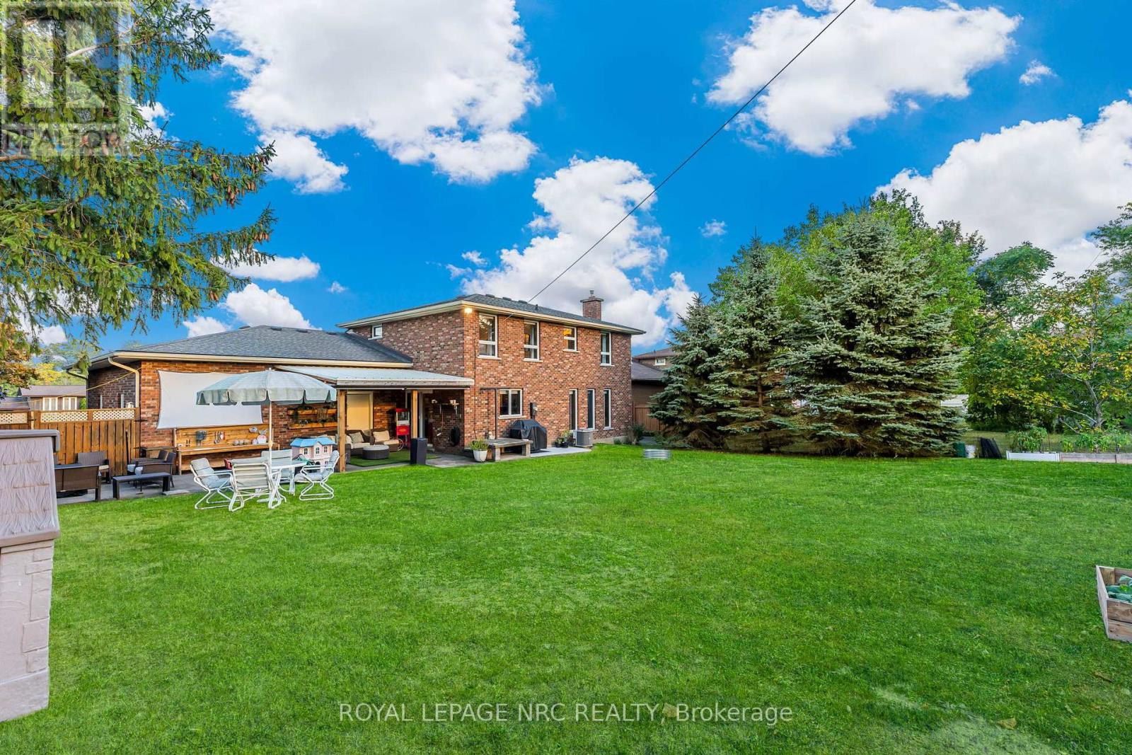 












15 OXFORD BOULEVARD

,
Port Colborne (Main Street),




Ontario
L3K5C8

