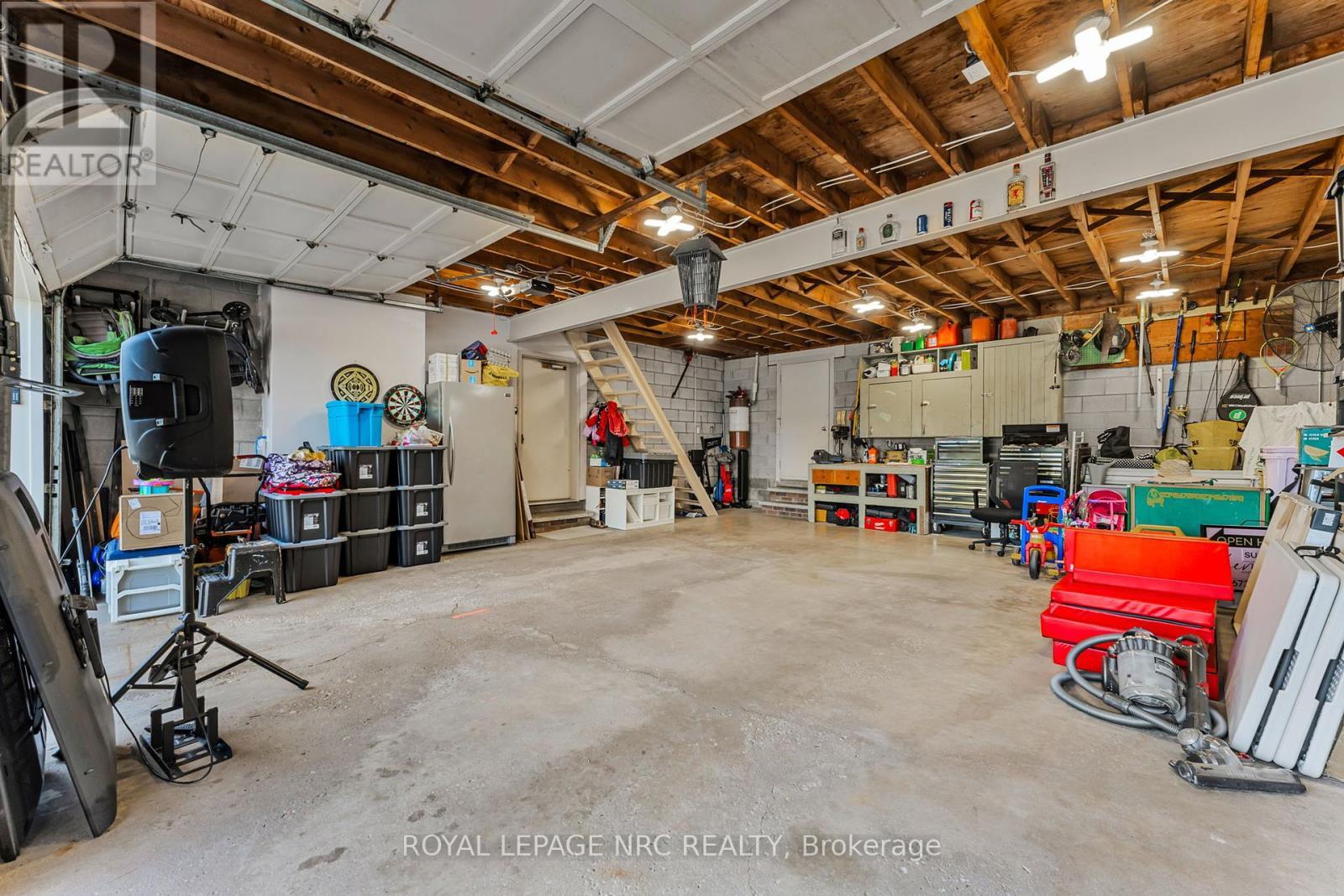 












15 OXFORD BOULEVARD

,
Port Colborne (Main Street),




Ontario
L3K5C8

