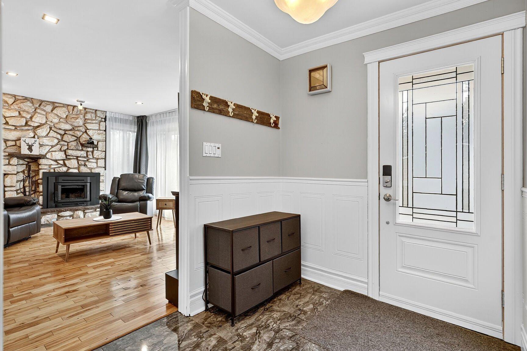 









345Z


3e Boulevard

,
Saint-Jérôme,




QC
J7Z3L8

