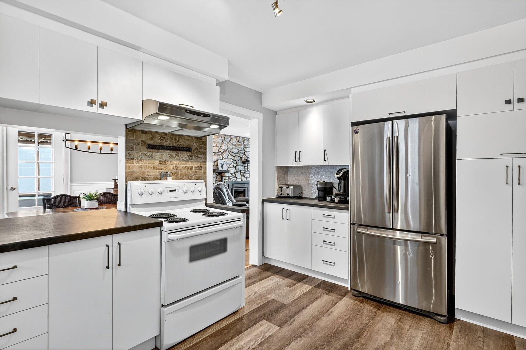 









345Z


3e Boulevard

,
Saint-Jérôme,




QC
J7Z3L8

