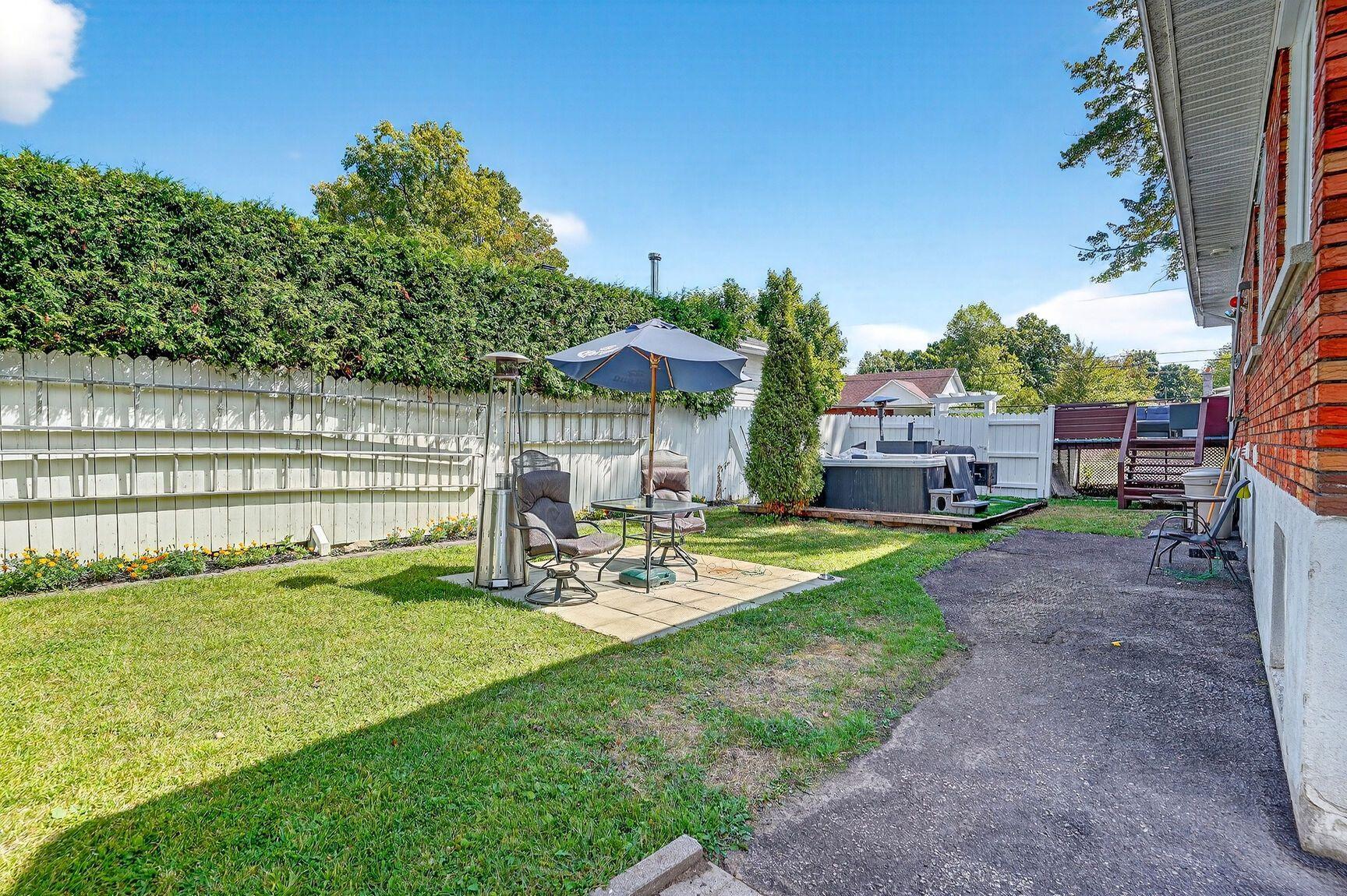 









345Z


3e Boulevard

,
Saint-Jérôme,




QC
J7Z3L8

