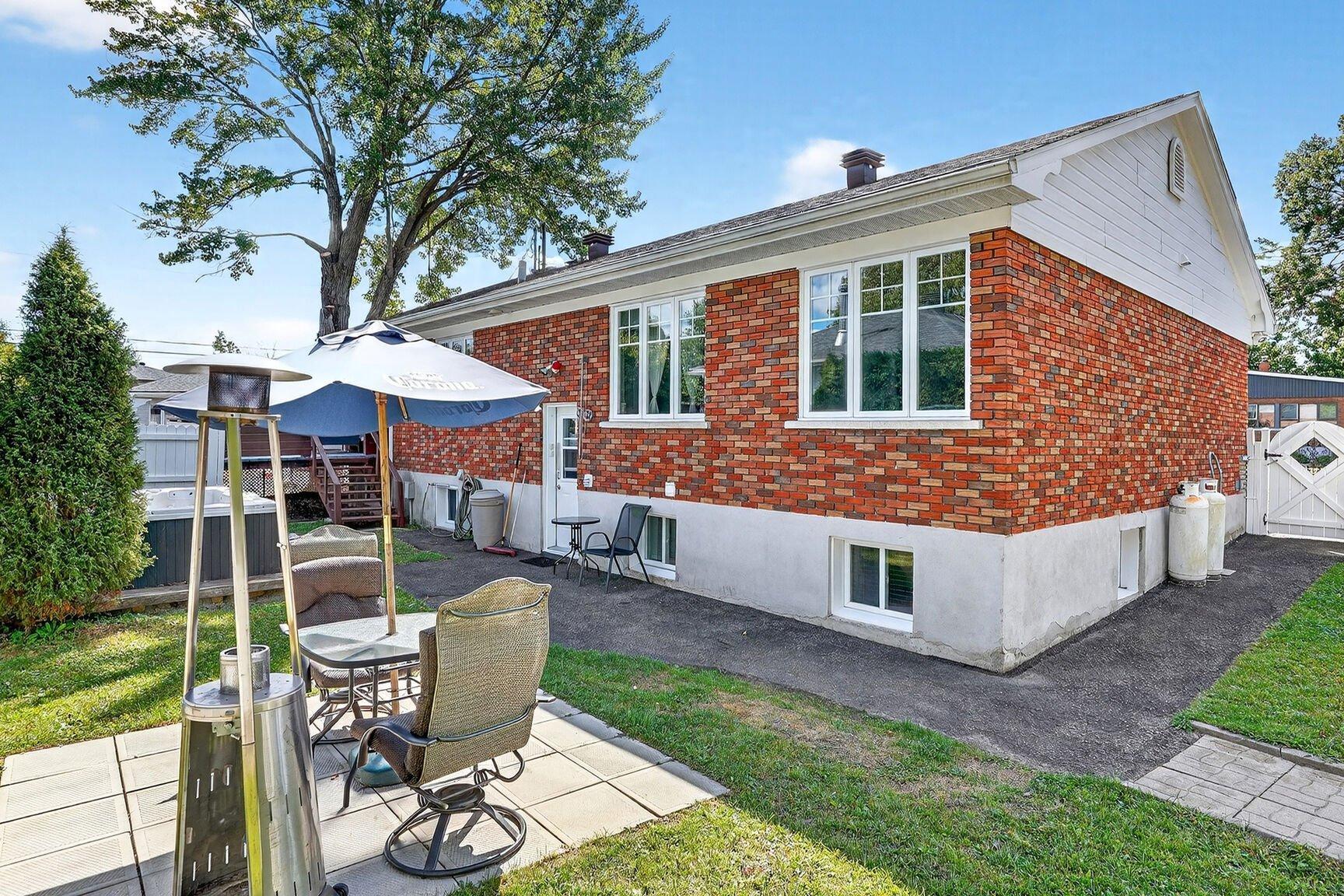 









345Z


3e Boulevard

,
Saint-Jérôme,




QC
J7Z3L8

