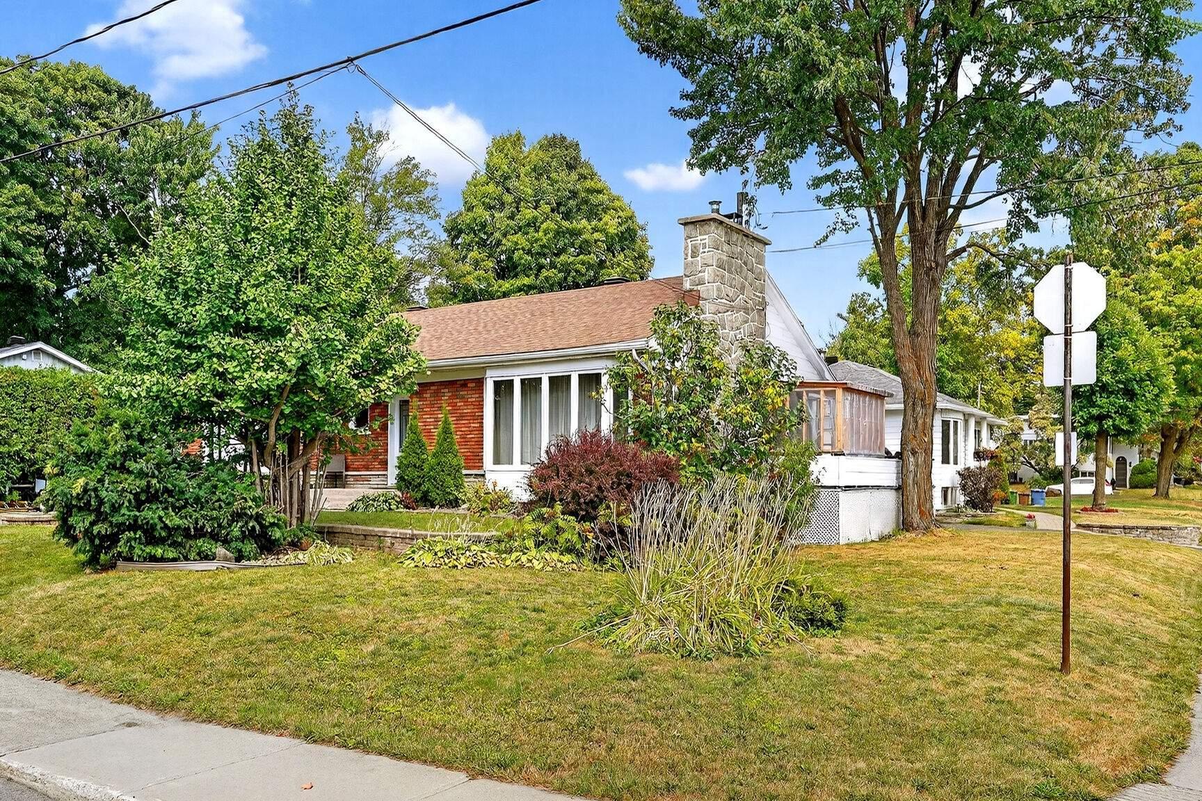 









345Z


3e Boulevard

,
Saint-Jérôme,




QC
J7Z3L8

