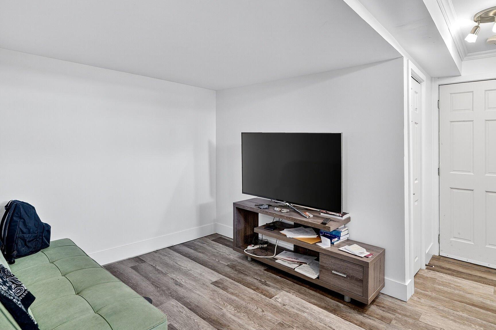 









345Z


3e Boulevard

,
Saint-Jérôme,




QC
J7Z3L8

