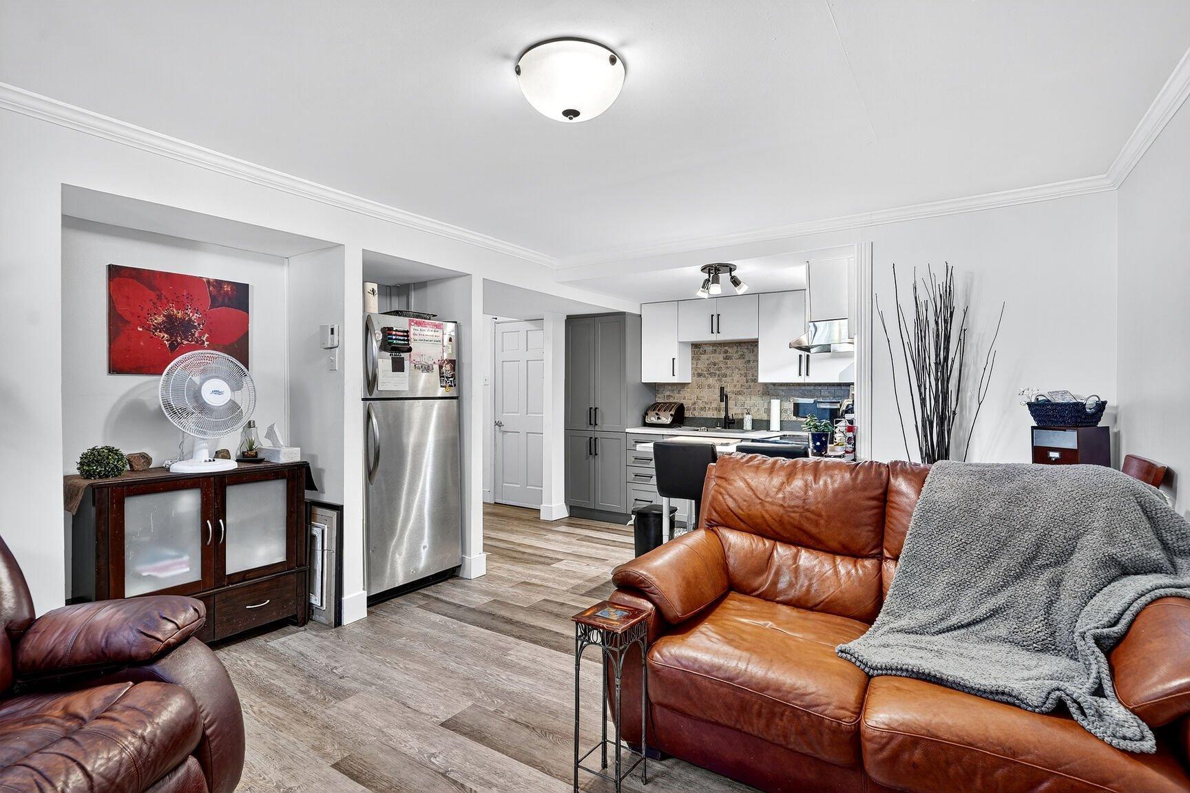 









345Z


3e Boulevard

,
Saint-Jérôme,




QC
J7Z3L8

