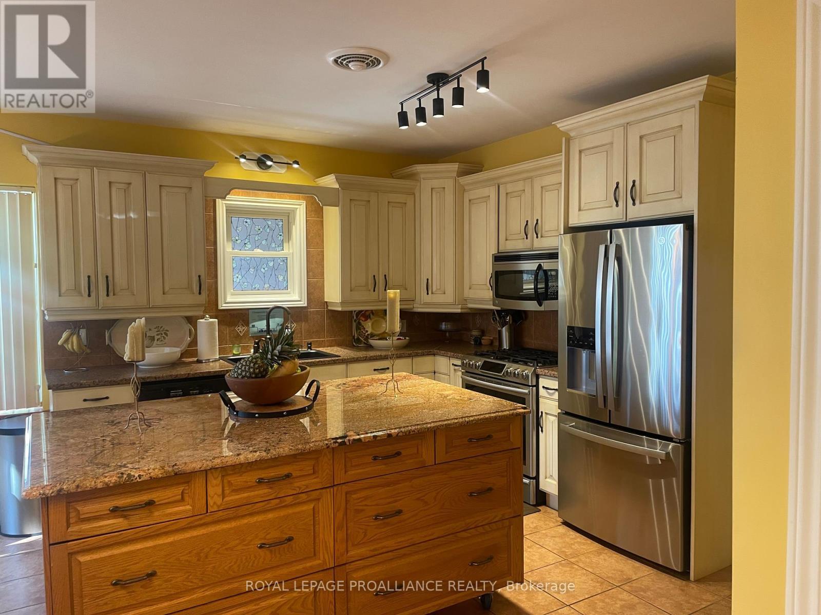 












7 FORSYTH STREET N

,
Marmora and Lake (Marmora Ward),




Ontario
K0K2M0

