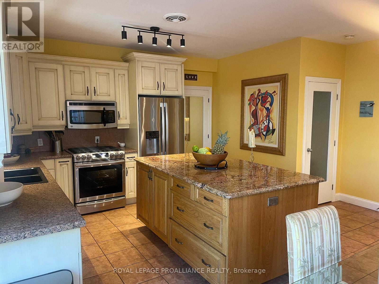 












7 FORSYTH STREET N

,
Marmora and Lake (Marmora Ward),




Ontario
K0K2M0

