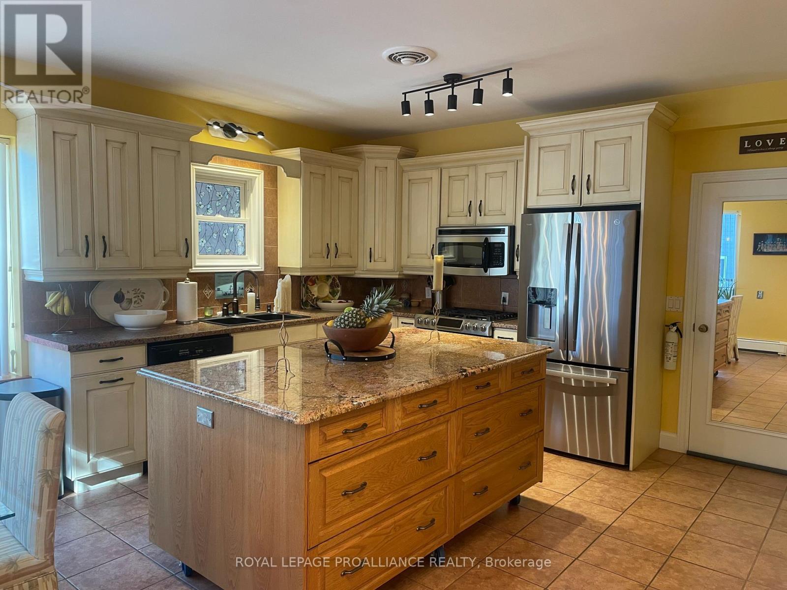 












7 FORSYTH STREET N

,
Marmora and Lake (Marmora Ward),




Ontario
K0K2M0

