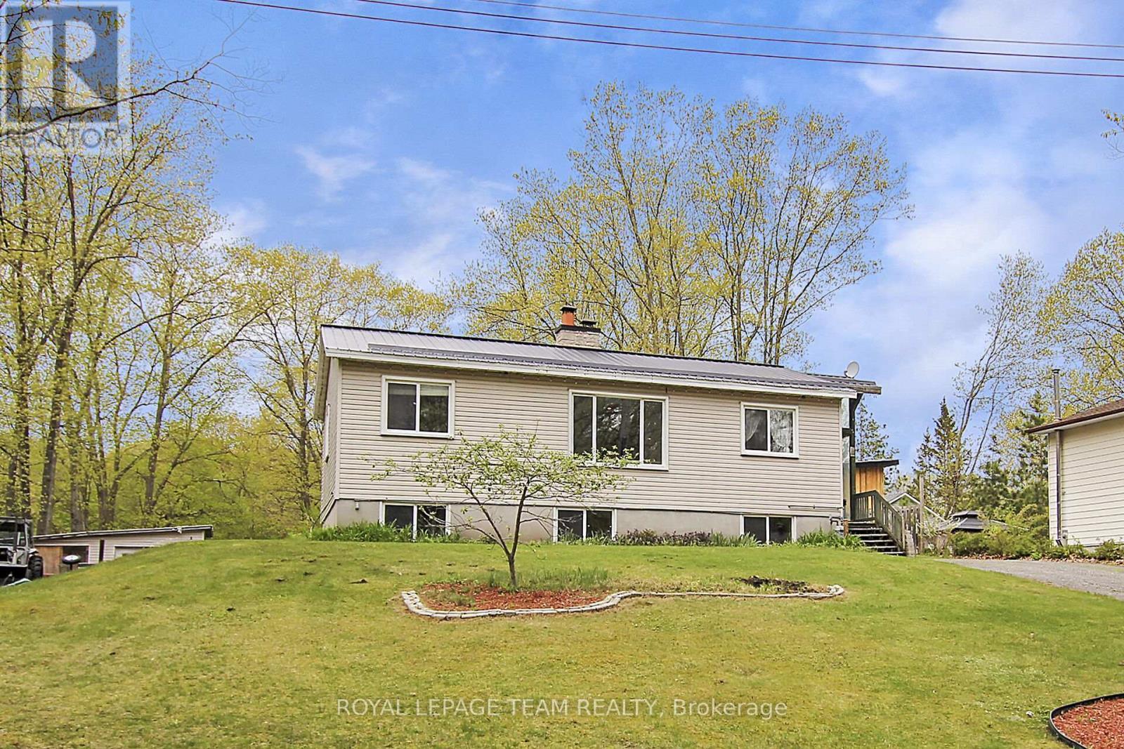 












129 SPINNAKER WAY

,
Ottawa,




Ontario
K0A3M0

