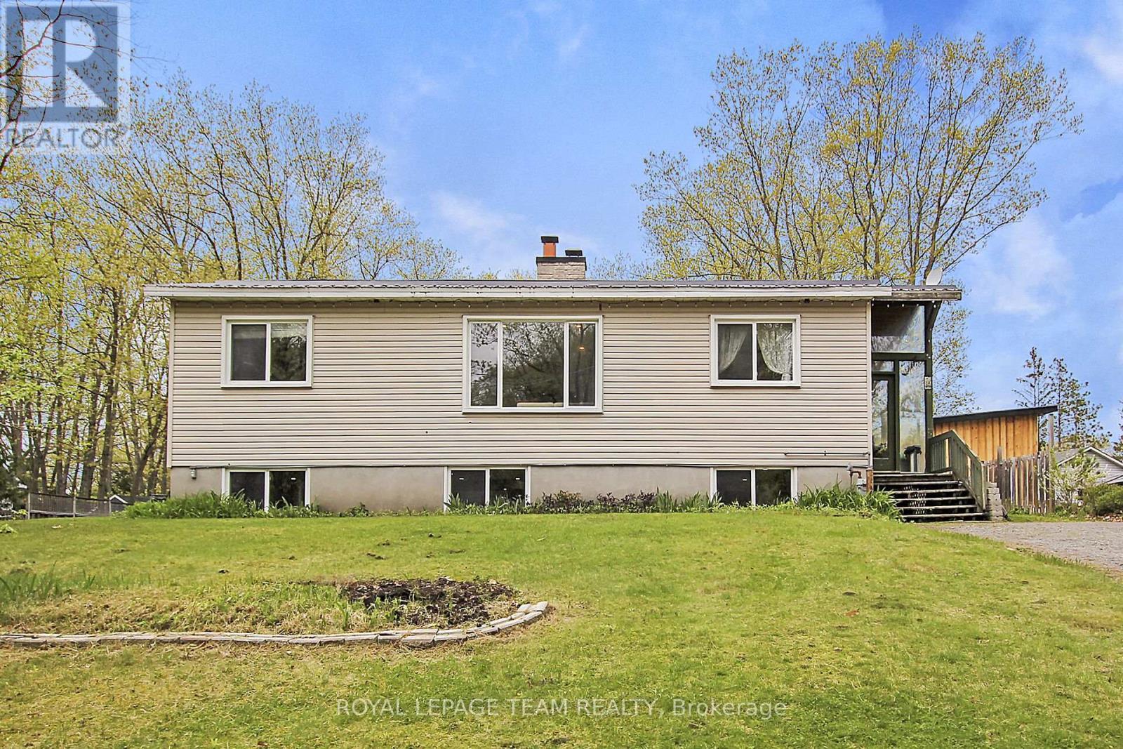 












129 SPINNAKER WAY

,
Ottawa,




Ontario
K0A3M0

