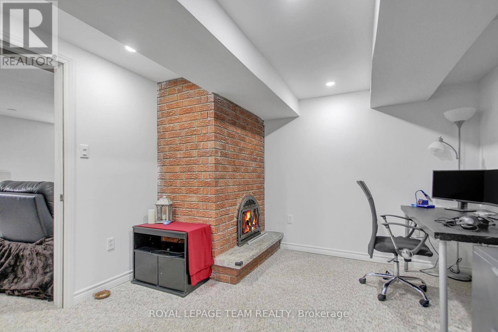 












129 SPINNAKER WAY

,
Ottawa,




Ontario
K0A3M0

