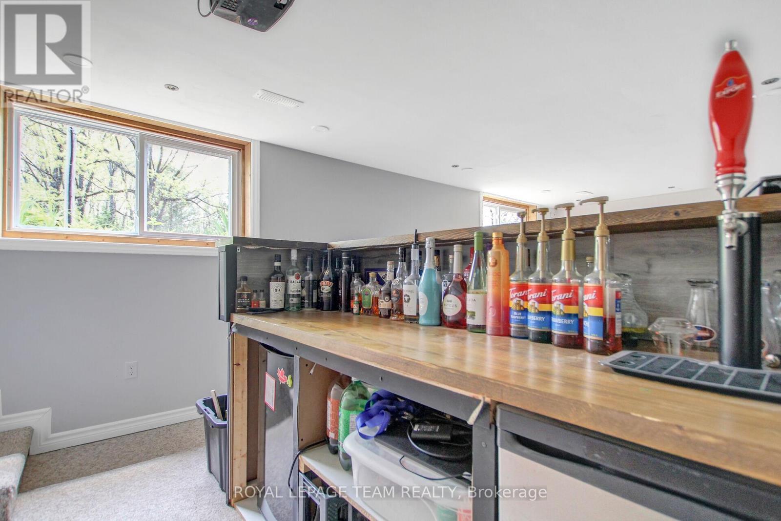 












129 SPINNAKER WAY

,
Ottawa,




Ontario
K0A3M0

