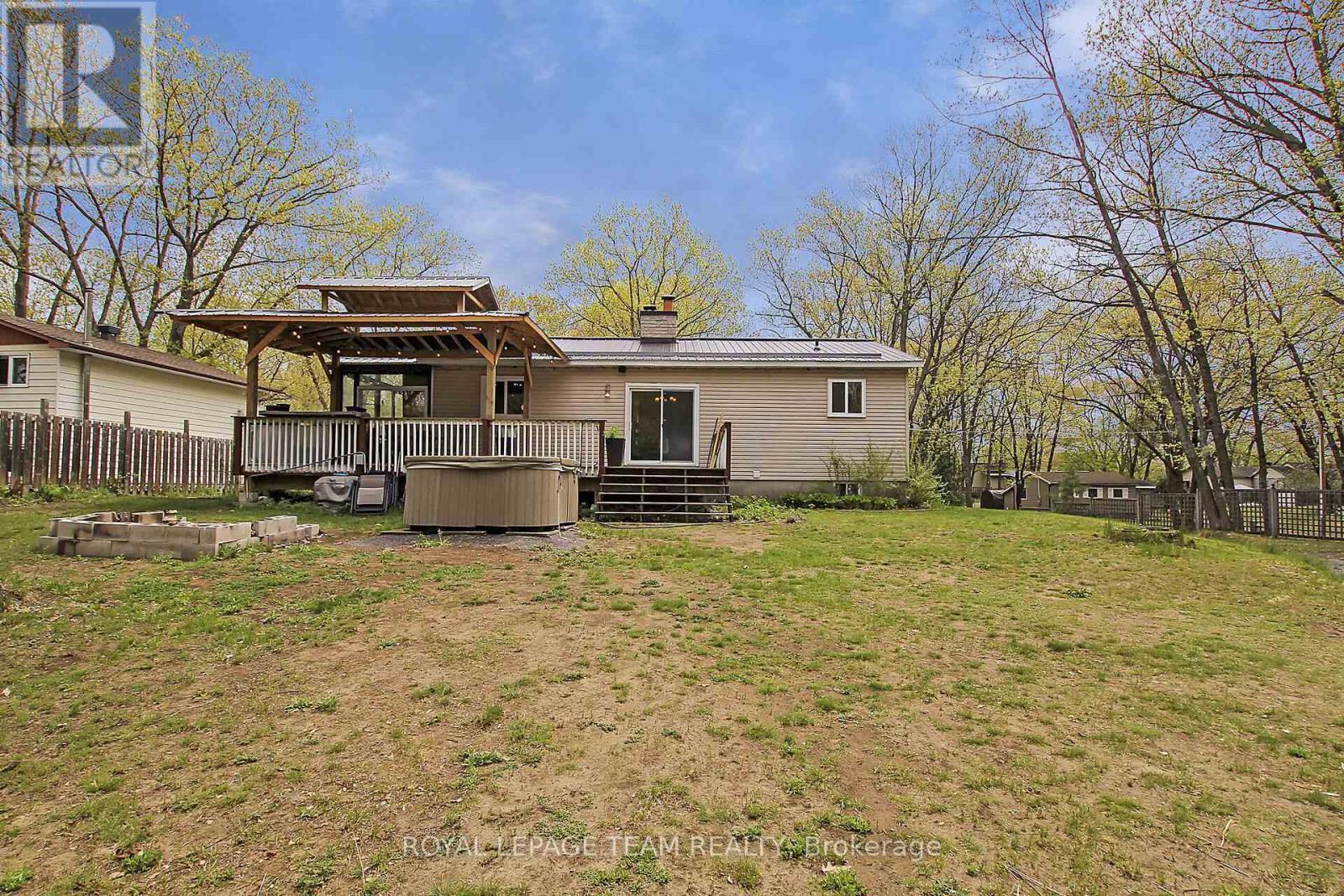 












129 SPINNAKER WAY

,
Ottawa,




Ontario
K0A3M0

