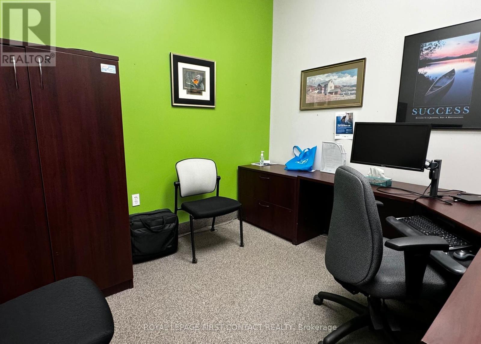 












GROUND FLOOR - 48 COLLIER STREET

,
Barrie,




Ontario
L4M1G8

