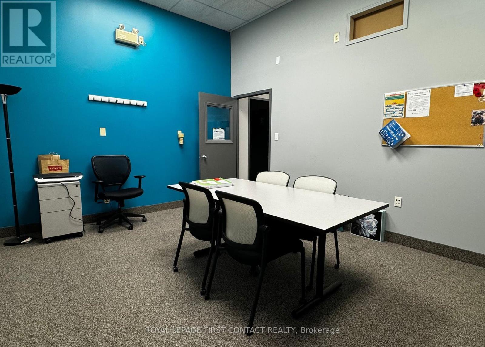 












GROUND FLOOR - 48 COLLIER STREET

,
Barrie,




Ontario
L4M1G8


