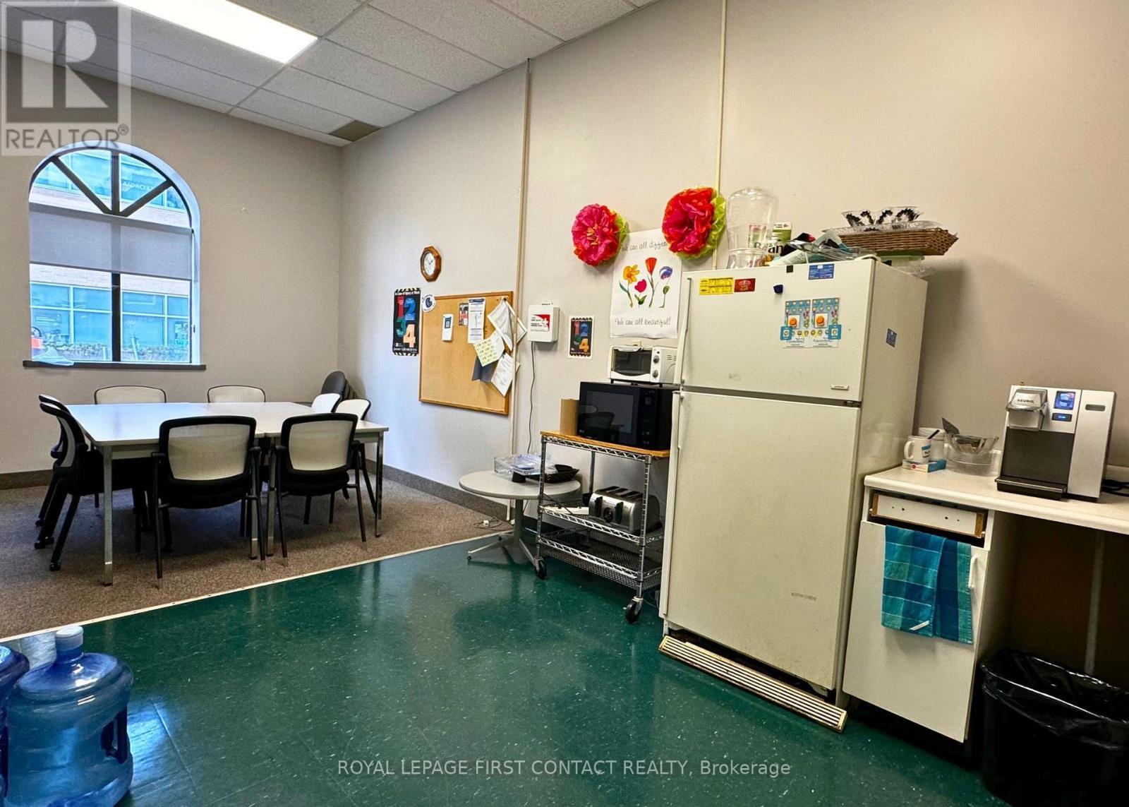 












GROUND FLOOR - 48 COLLIER STREET

,
Barrie,




Ontario
L4M1G8

