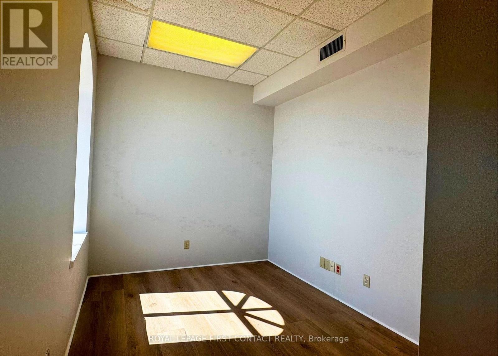 












SECOND FLOOR - 48 COLLIER STREET

,
Barrie,




Ontario
L4M1G8

