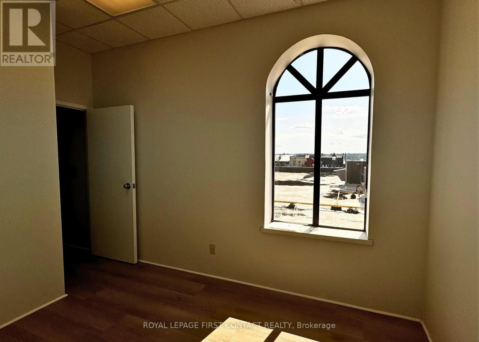 












SECOND FLOOR - 48 COLLIER STREET

,
Barrie,




Ontario
L4M1G8

