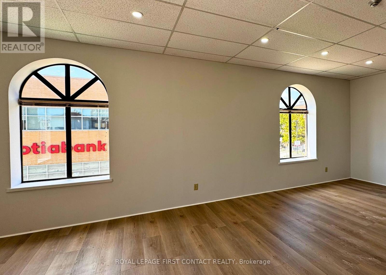 












SECOND FLOOR - 48 COLLIER STREET

,
Barrie,




Ontario
L4M1G8

