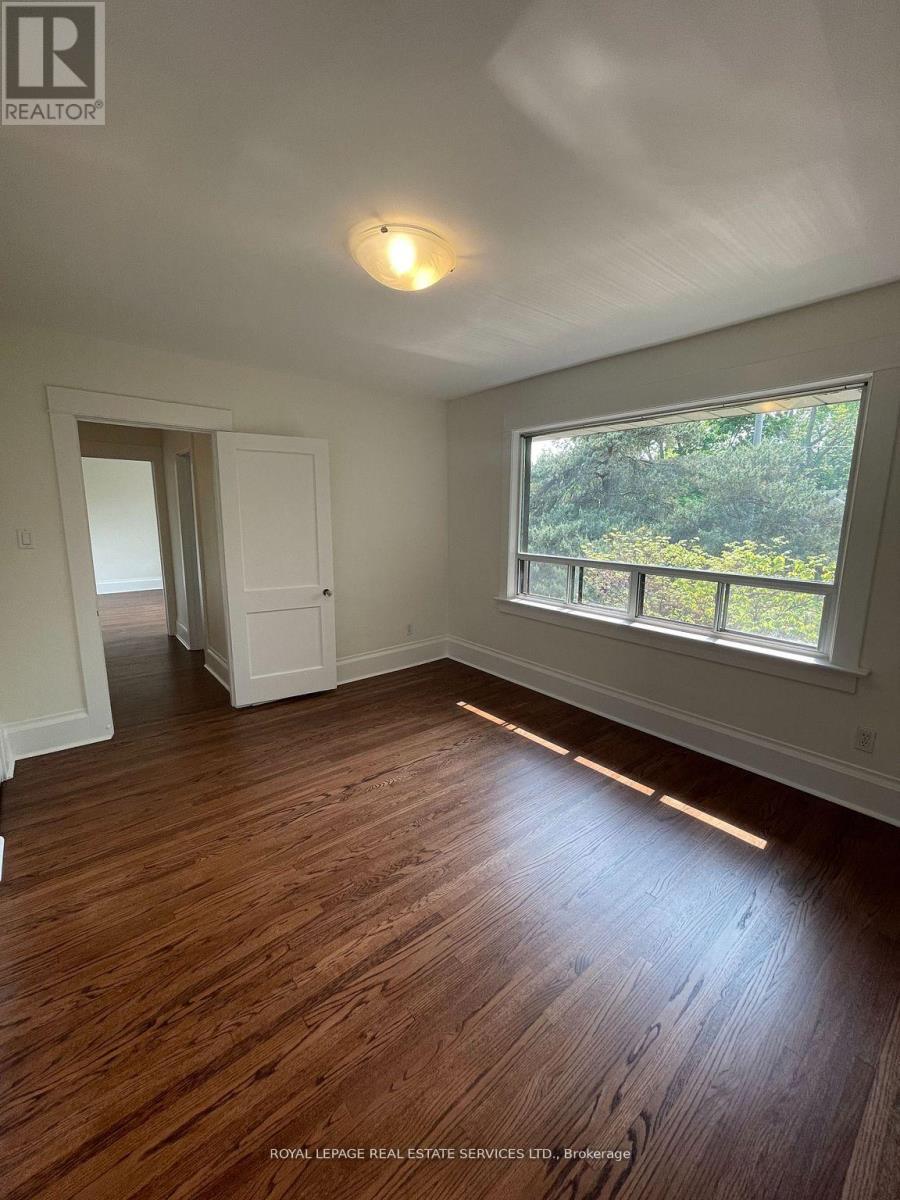 












UPPER - 239 ELLIS AVENUE

,
Toronto,




Ontario
M6S2X4

