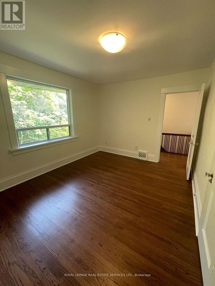 












UPPER - 239 ELLIS AVENUE

,
Toronto,




Ontario
M6S2X4

