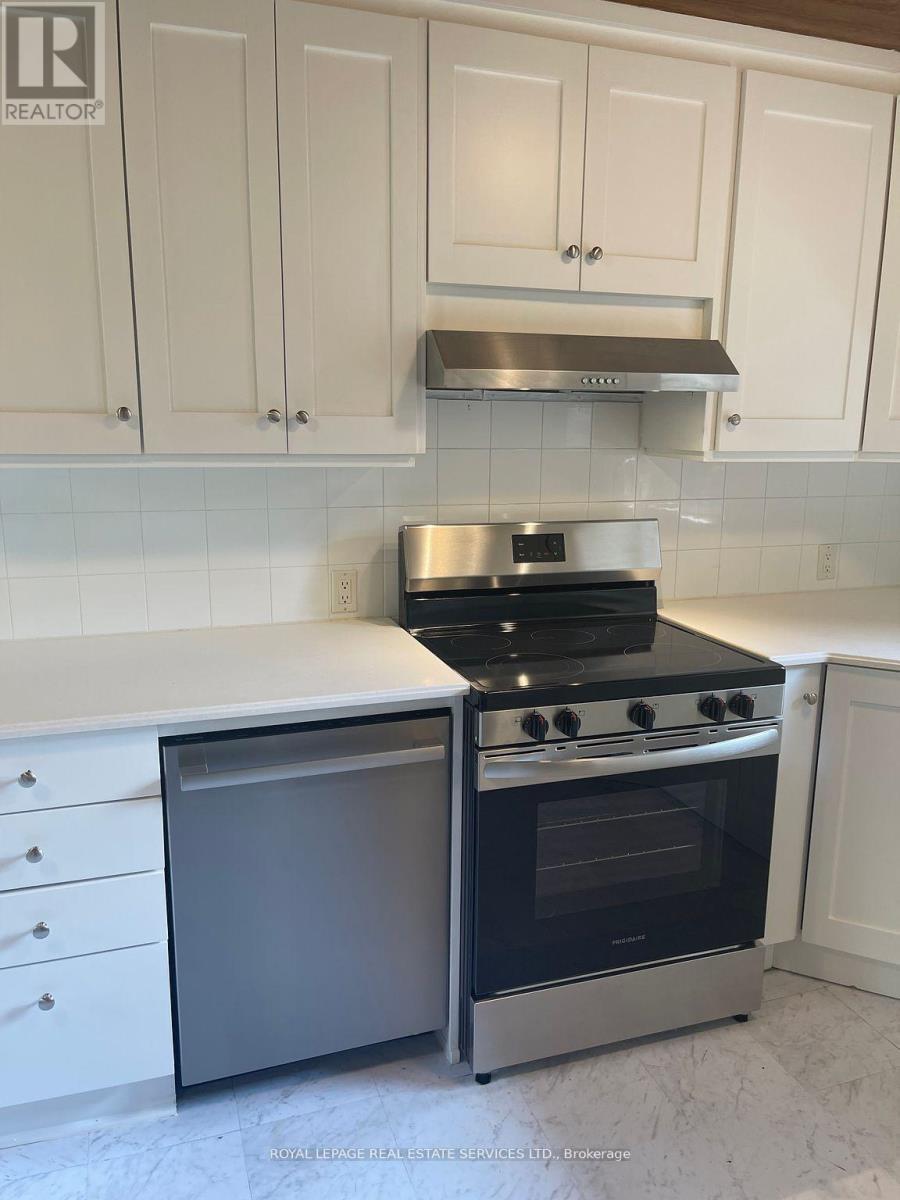 












UPPER - 239 ELLIS AVENUE

,
Toronto,




Ontario
M6S2X4

