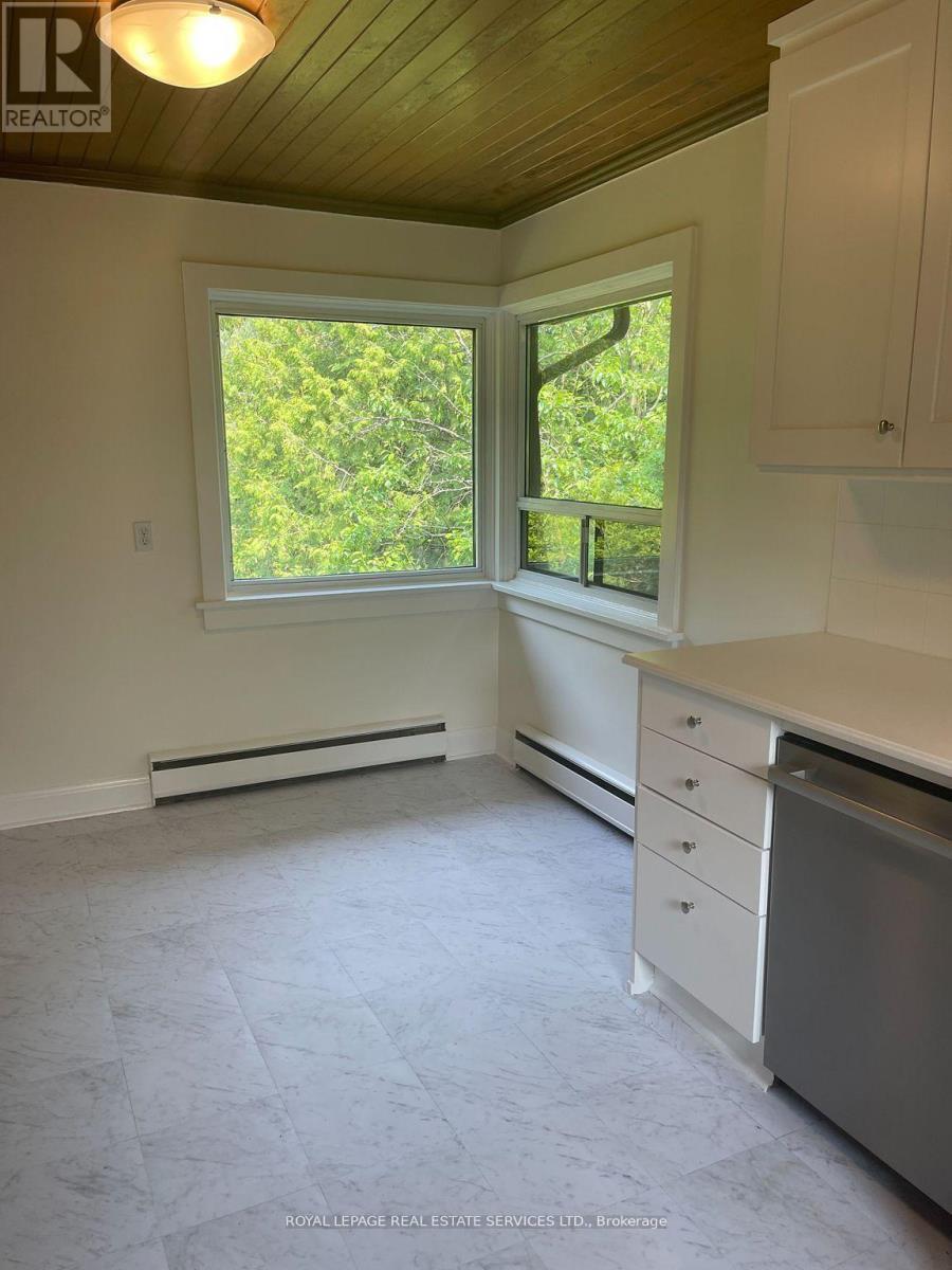 












UPPER - 239 ELLIS AVENUE

,
Toronto,




Ontario
M6S2X4

