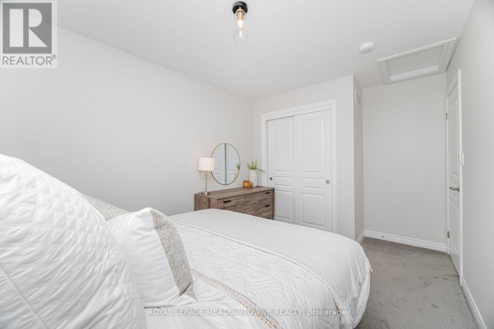 












6338 SHAPTON CRESCENT

,
Niagara Falls,




Ontario
L2H0L9

