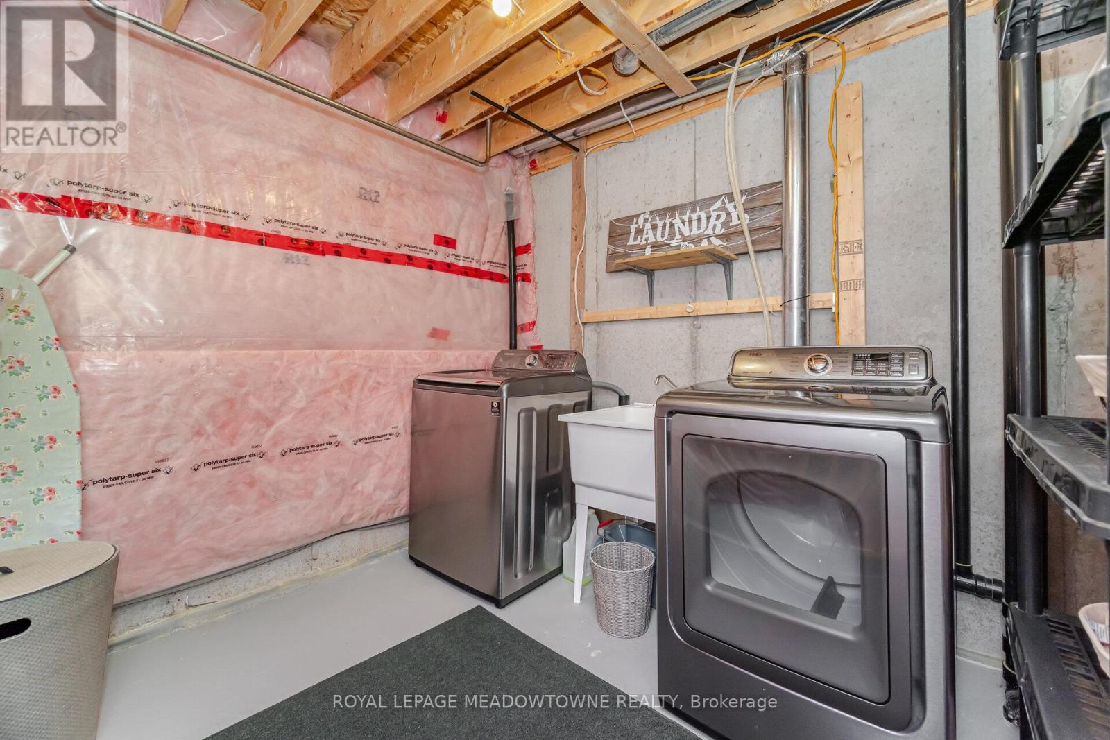 












6338 SHAPTON CRESCENT

,
Niagara Falls,




Ontario
L2H0L9

