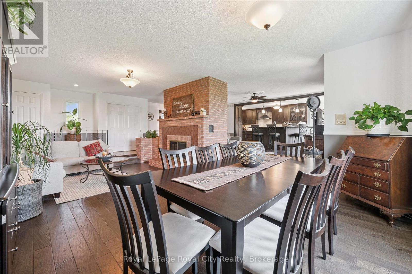 












5072 WELLINGTON RD 32 ROAD

,
Guelph/Eramosa,







Ontario
N1H6J4


