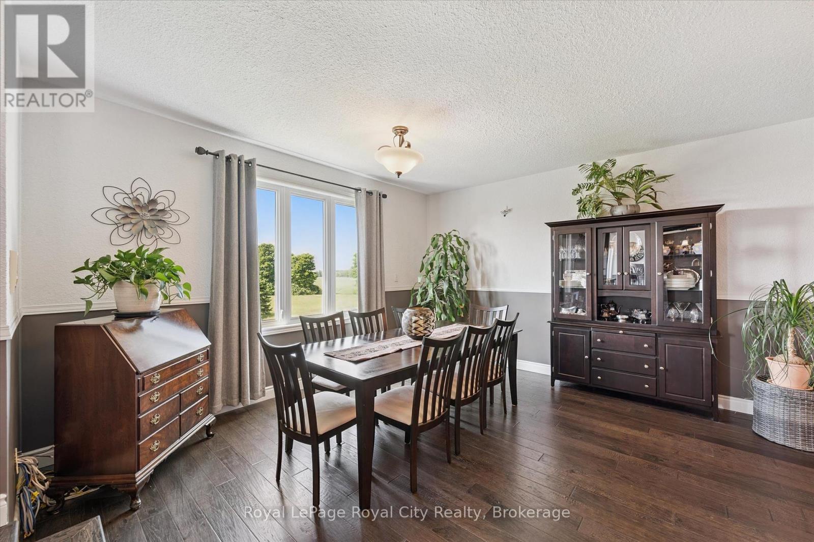 












5072 WELLINGTON RD 32 ROAD

,
Guelph/Eramosa,







Ontario
N1H6J4


