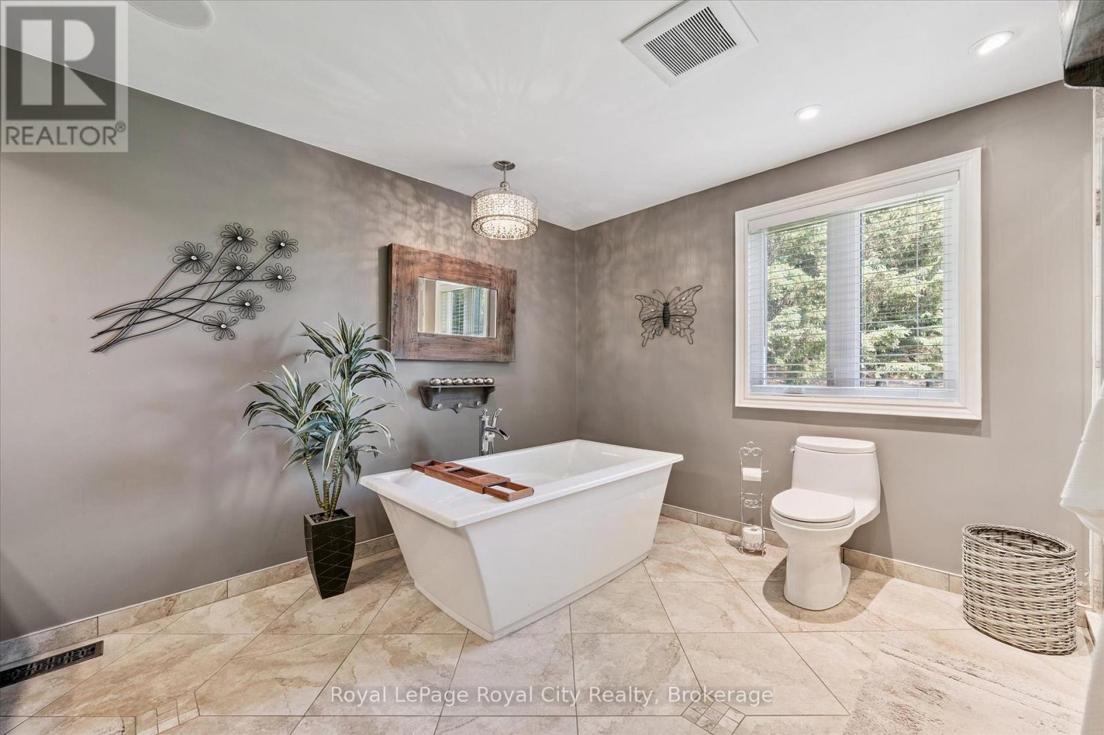 












5072 WELLINGTON RD 32 ROAD

,
Guelph/Eramosa,







Ontario
N1H6J4

