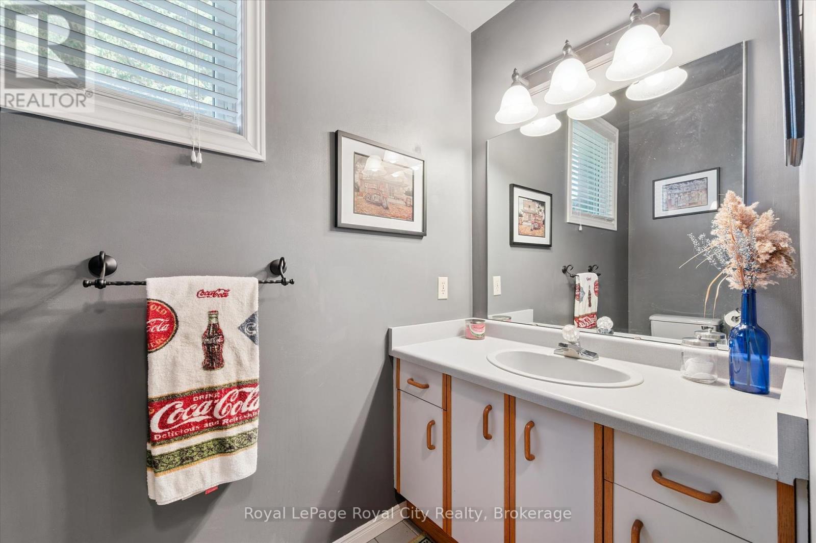 












5072 WELLINGTON RD 32 ROAD

,
Guelph/Eramosa,







Ontario
N1H6J4


