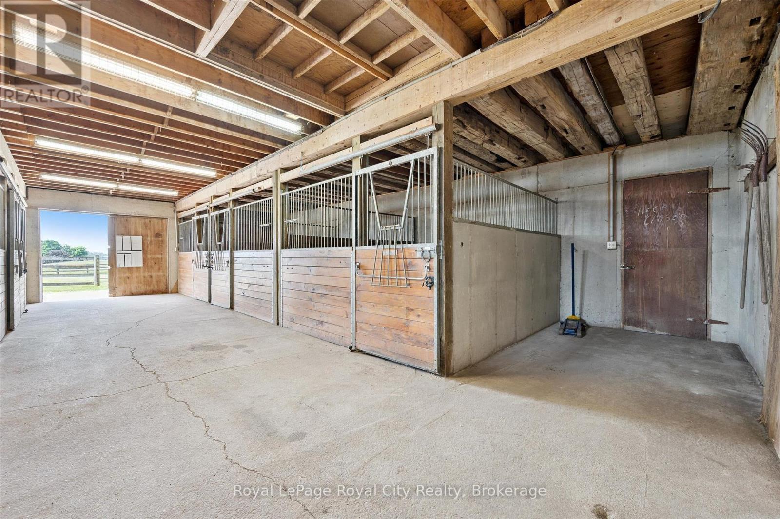 












5072 WELLINGTON RD 32 ROAD

,
Guelph/Eramosa,







Ontario
N1H6J4

