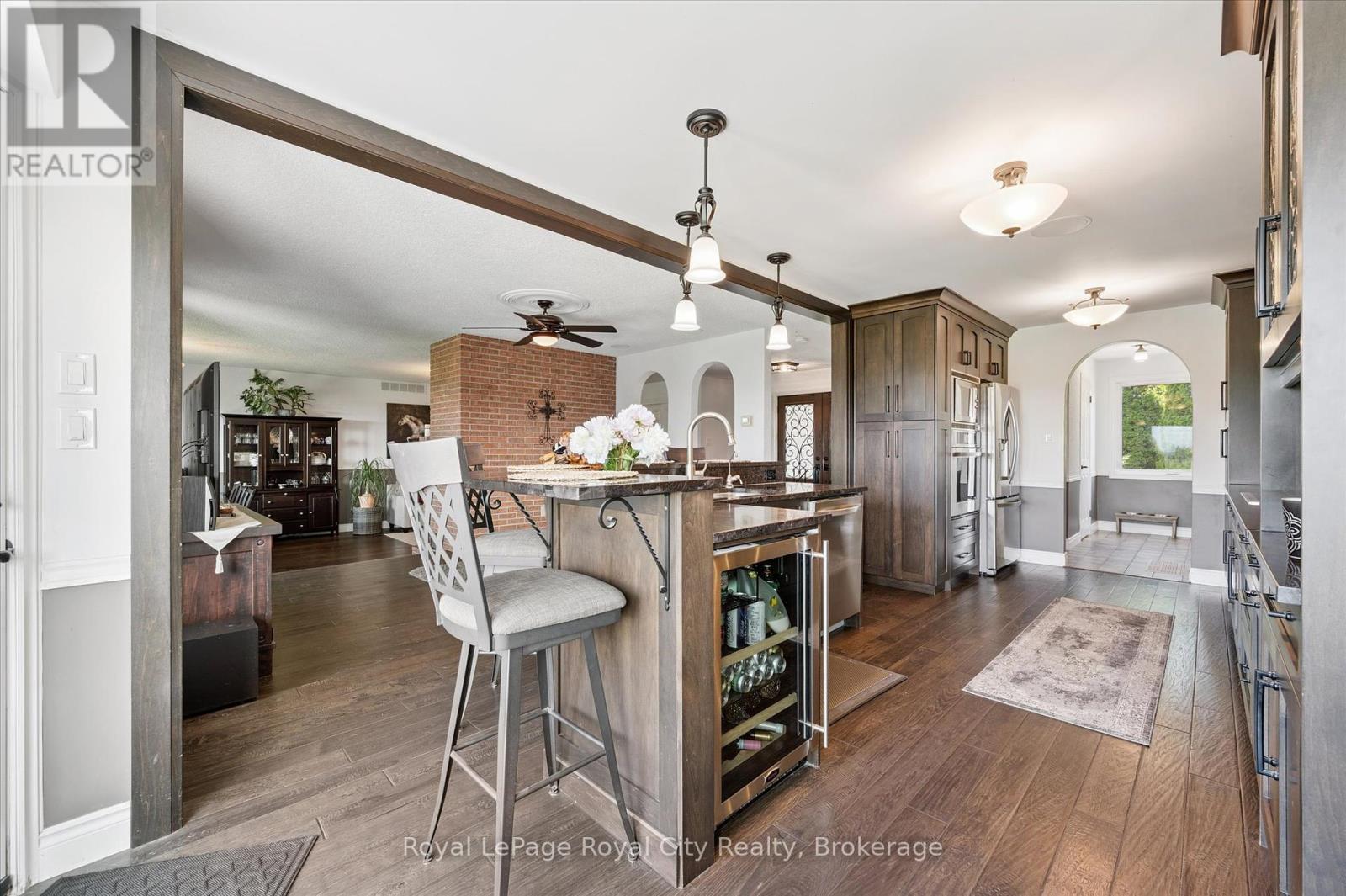 












5072 WELLINGTON RD 32 ROAD

,
Guelph/Eramosa,







Ontario
N1H6J4

