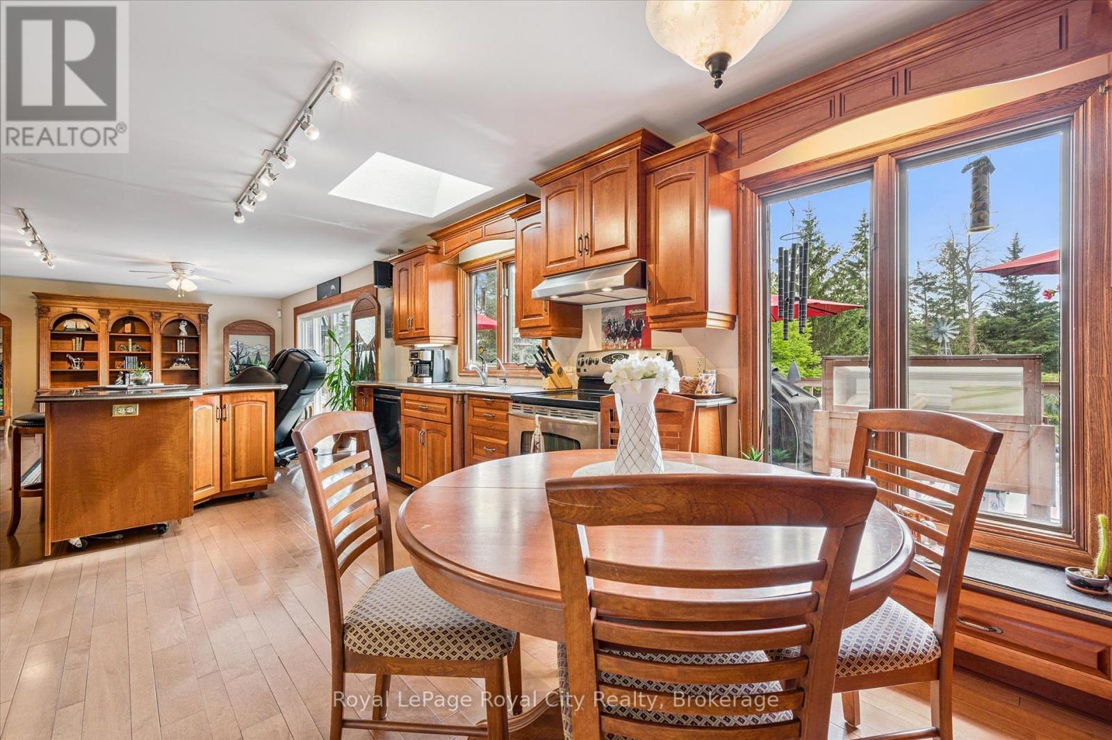 












5792 8TH LINE E

,
Guelph/Eramosa,




Ontario
N0B1B0

