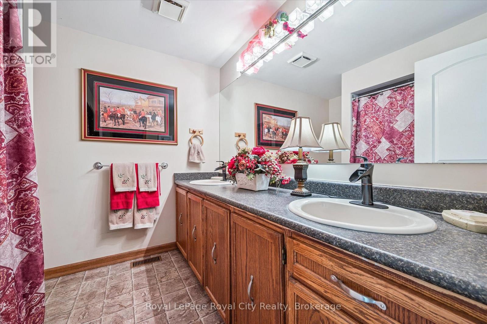 












5792 8TH LINE E

,
Guelph/Eramosa,




Ontario
N0B1B0

