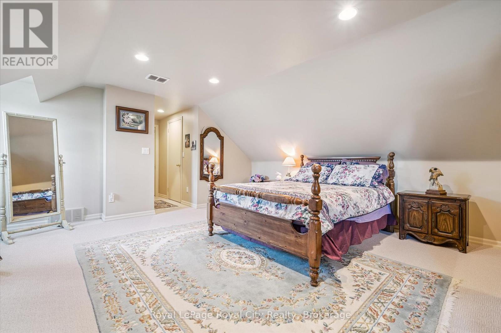 












5792 8TH LINE E

,
Guelph/Eramosa,




Ontario
N0B1B0

