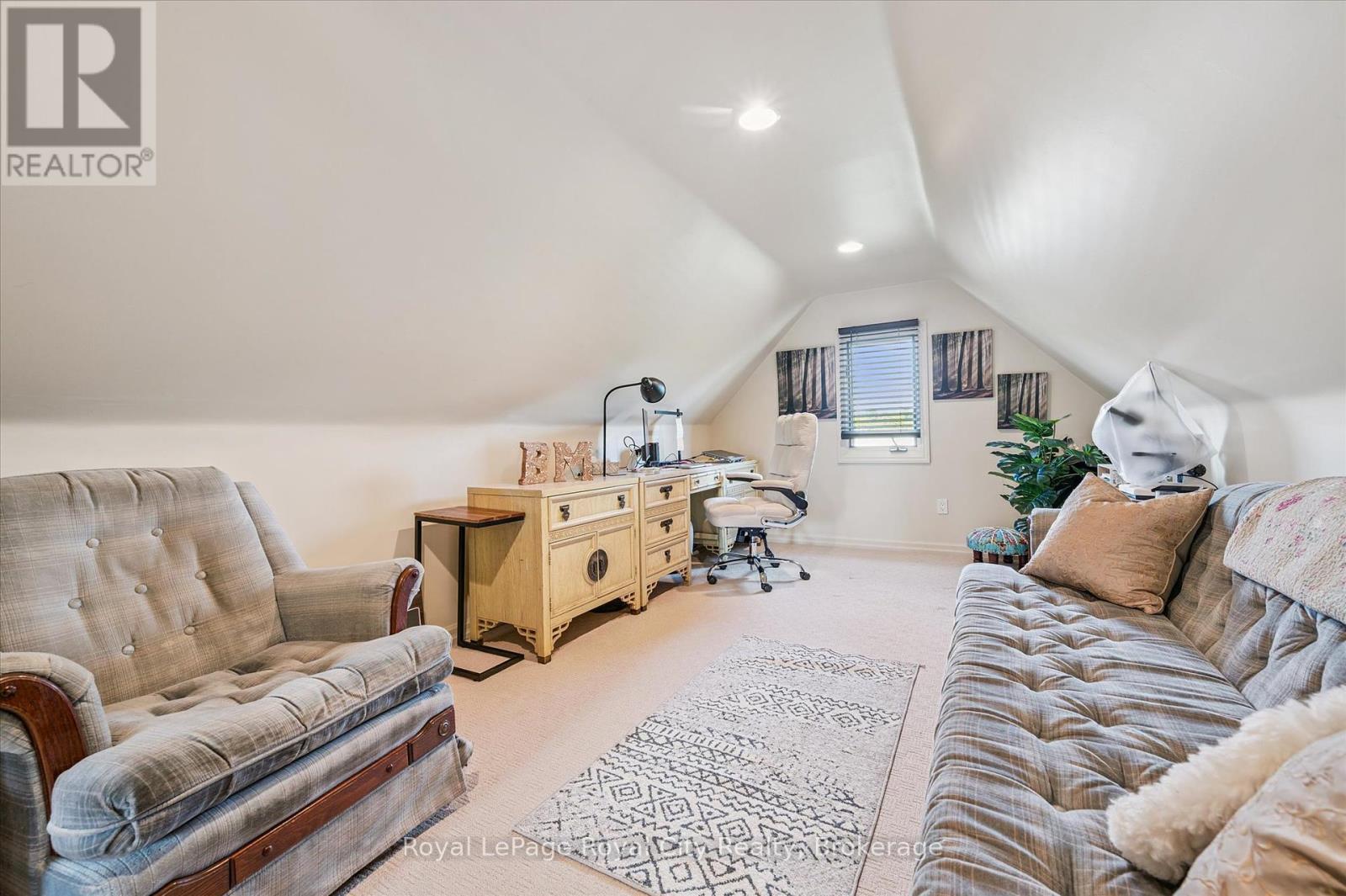 












5792 8TH LINE E

,
Guelph/Eramosa,




Ontario
N0B1B0

