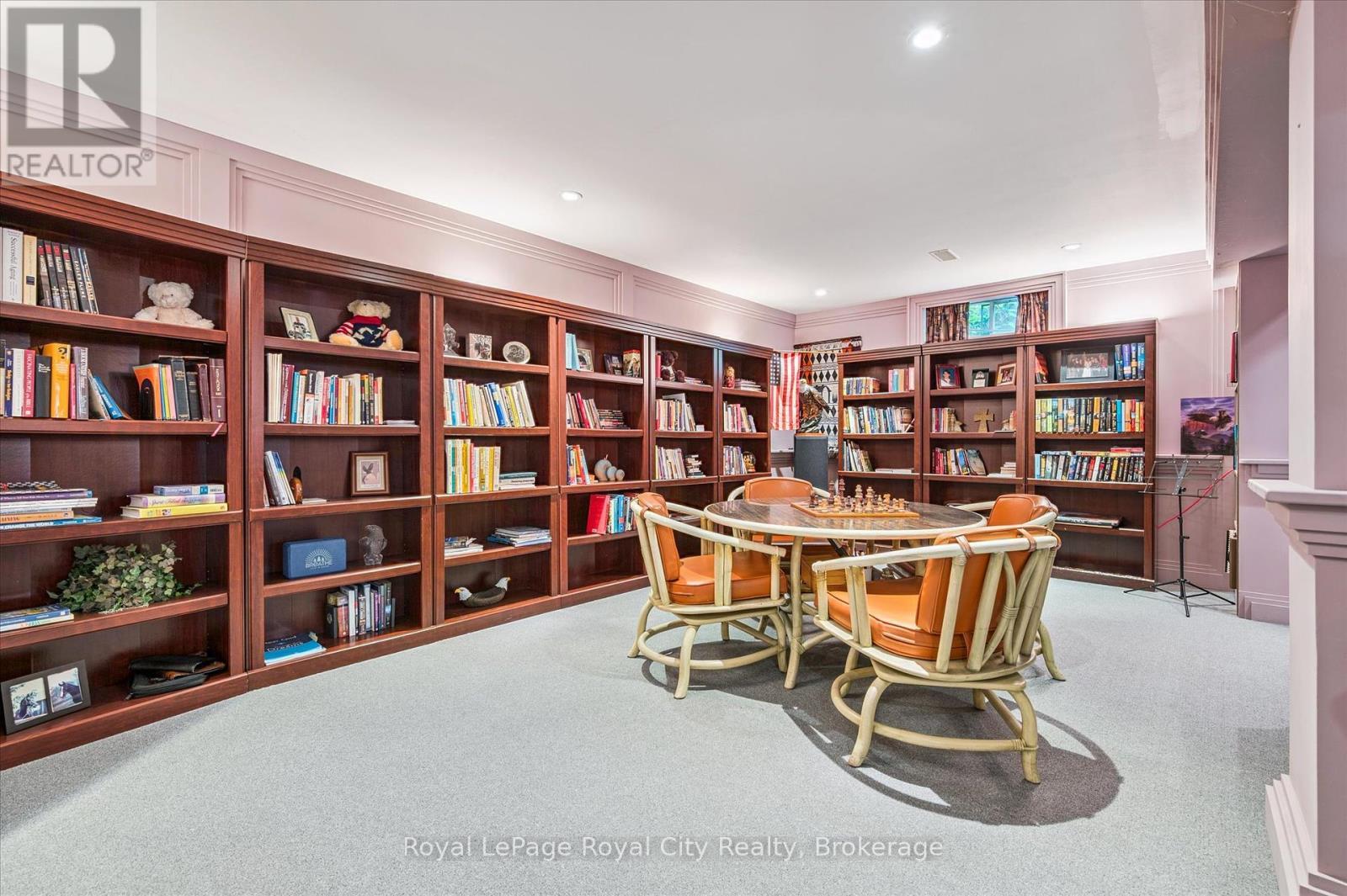 












5792 8TH LINE E

,
Guelph/Eramosa,




Ontario
N0B1B0

