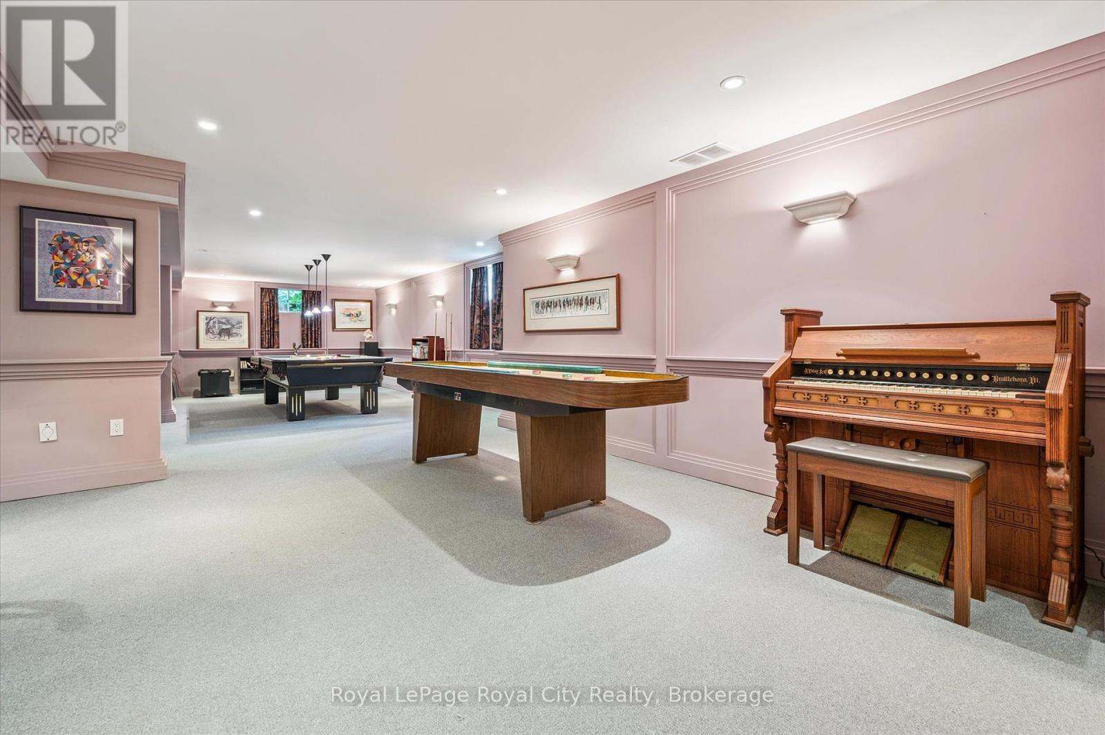 












5792 8TH LINE E

,
Guelph/Eramosa,




Ontario
N0B1B0

