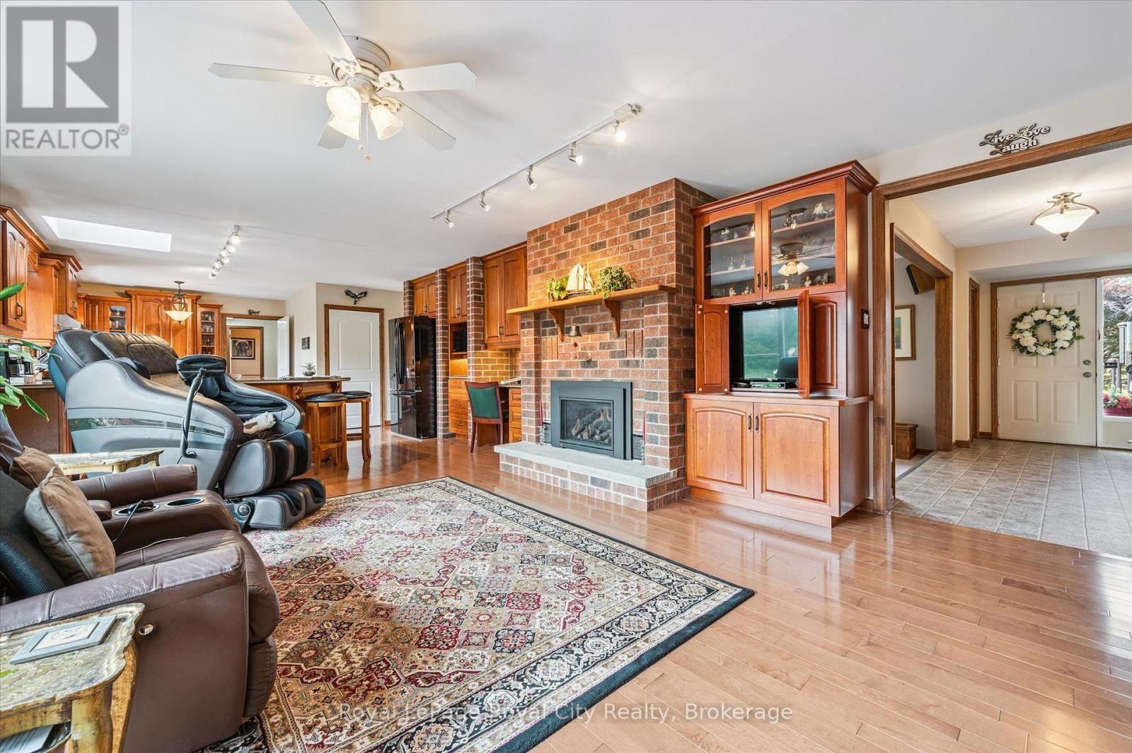 












5792 8TH LINE E

,
Guelph/Eramosa,




Ontario
N0B1B0

