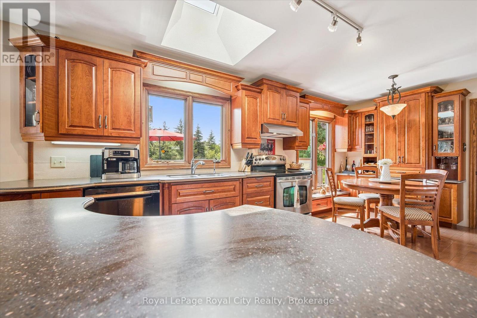 












5792 8TH LINE E

,
Guelph/Eramosa,




Ontario
N0B1B0

