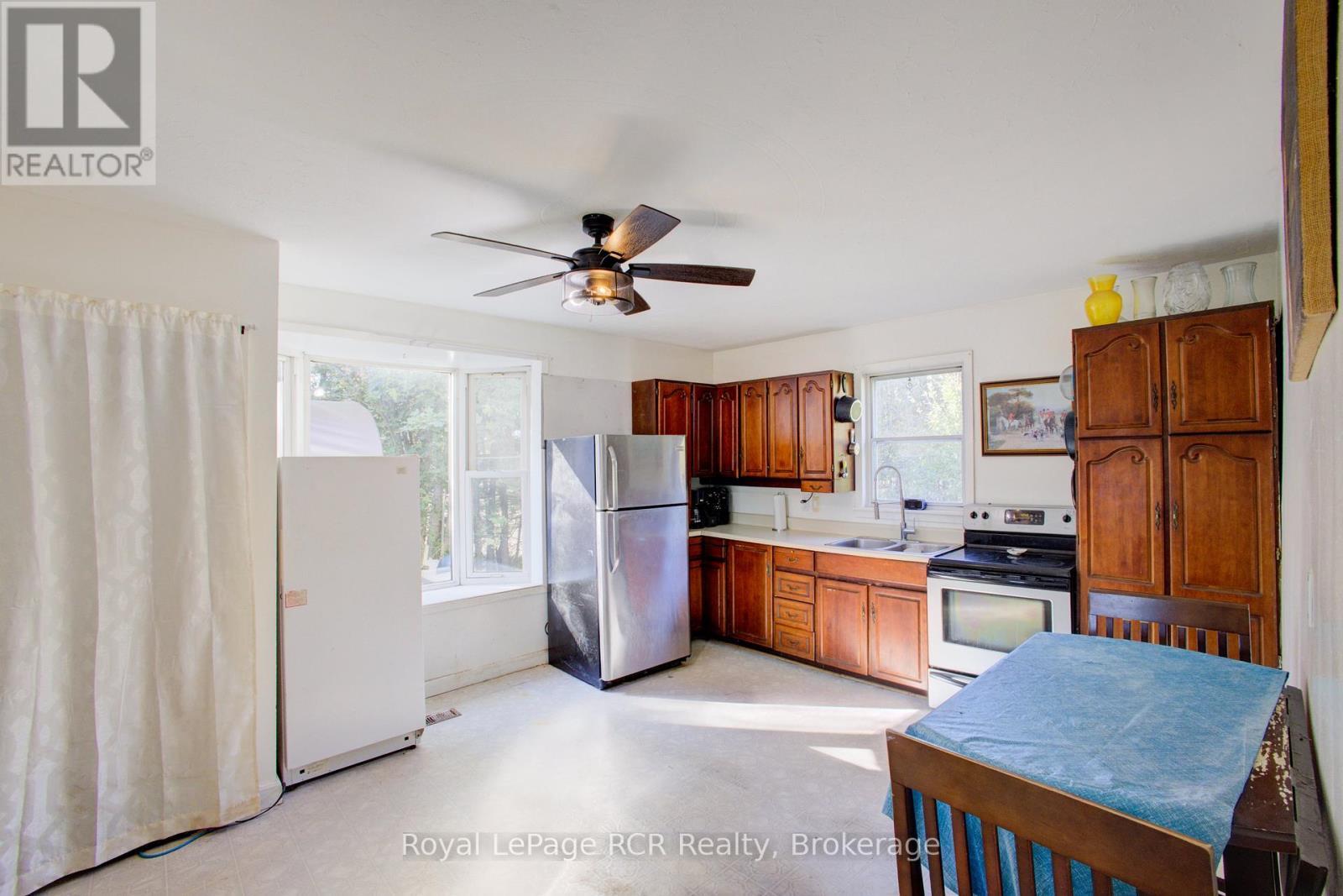 












193608 30TH SIDE ROAD

,
West Grey,




Ontario
N4N3B8

