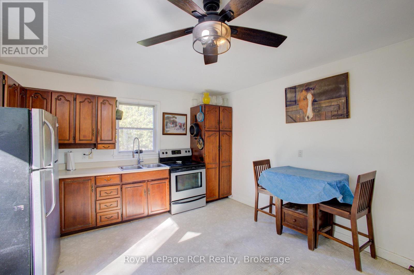 












193608 30TH SIDE ROAD

,
West Grey,




Ontario
N4N3B8

