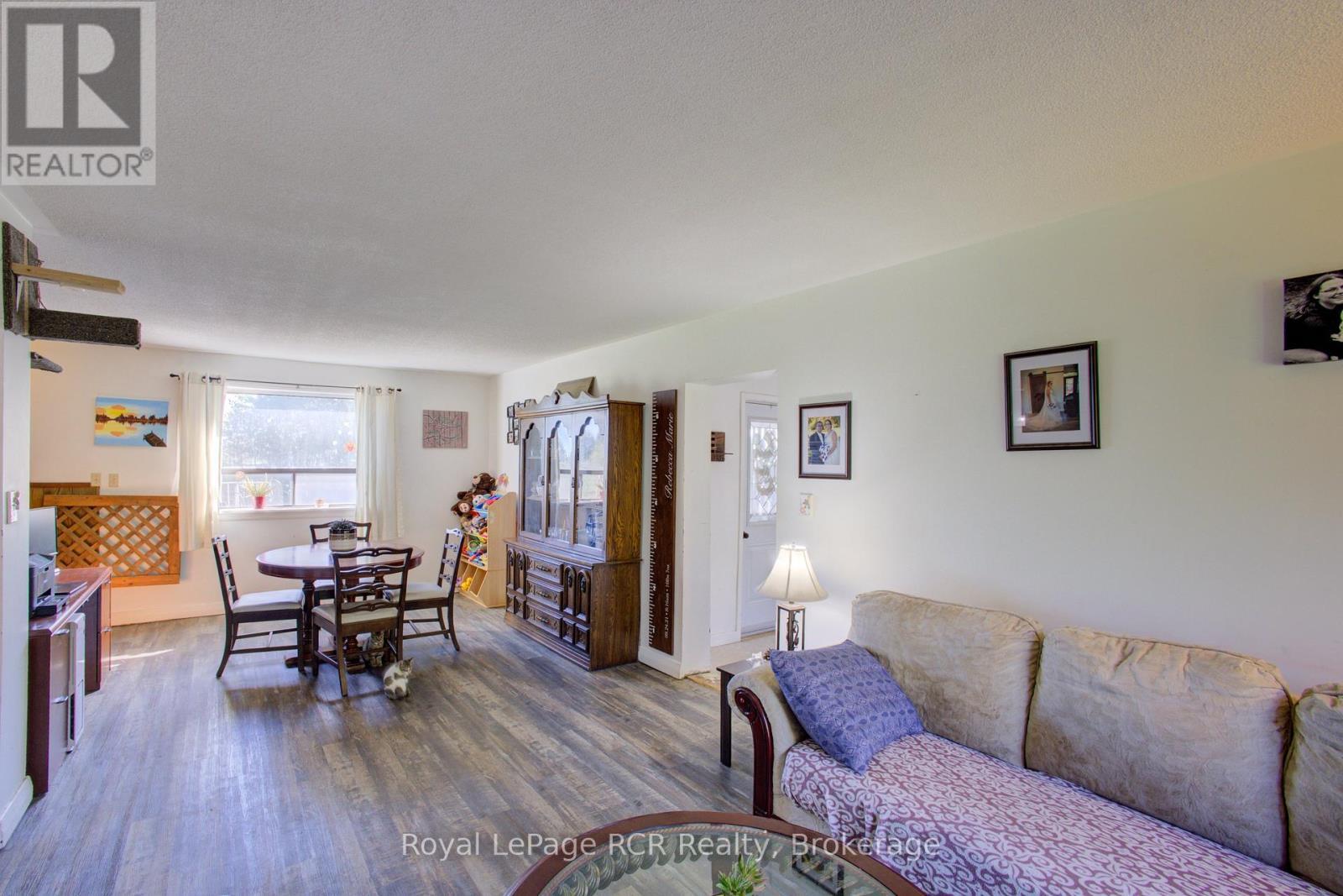 












193608 30TH SIDE ROAD

,
West Grey,




Ontario
N4N3B8

