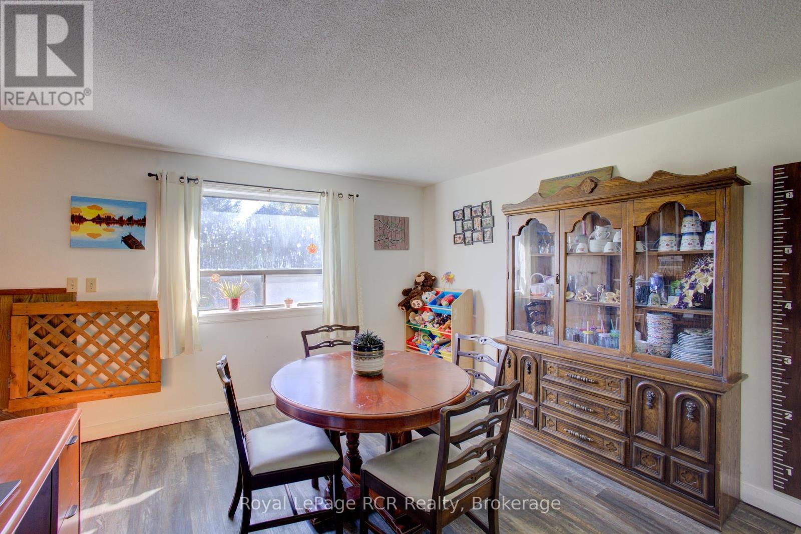 












193608 30TH SIDE ROAD

,
West Grey,




Ontario
N4N3B8

