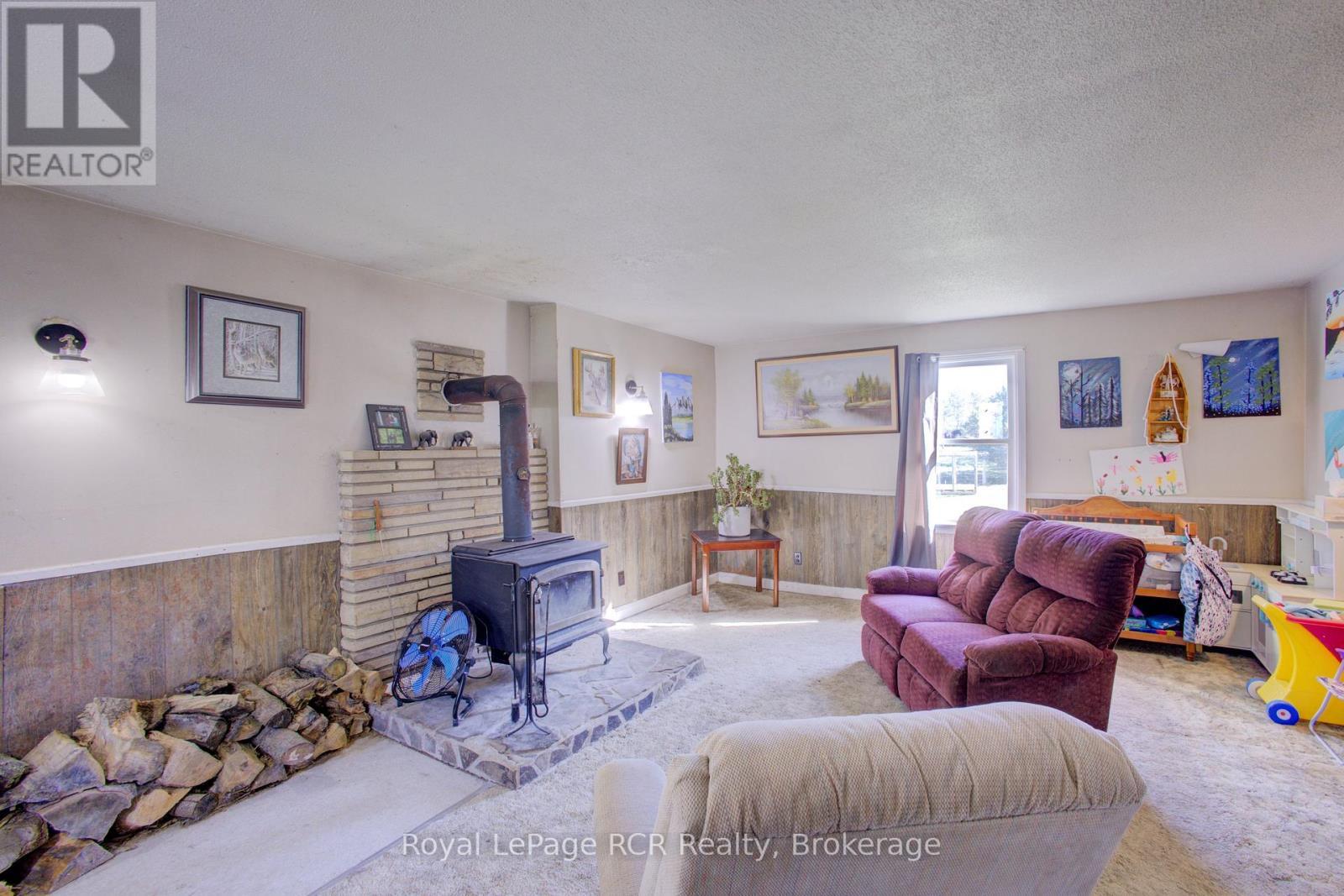 












193608 30TH SIDE ROAD

,
West Grey,




Ontario
N4N3B8

