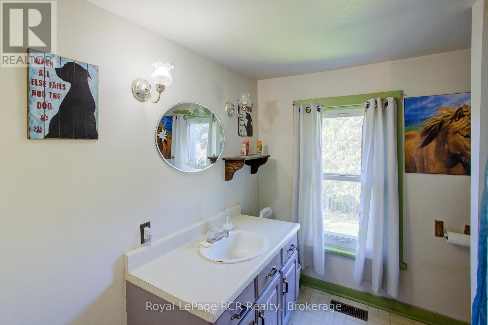 












193608 30TH SIDE ROAD

,
West Grey,




Ontario
N4N3B8

