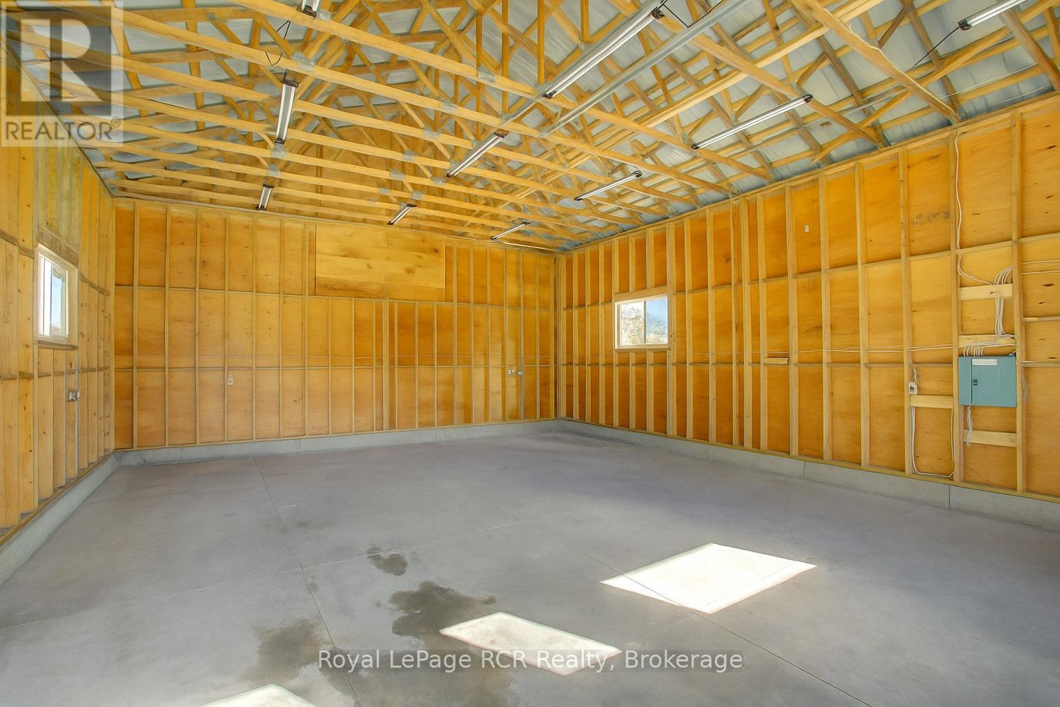 












193608 30TH SIDE ROAD

,
West Grey,




Ontario
N4N3B8

